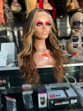 Load image into Gallery viewer, Blonde/brown highlight body wave lace frontal wig
